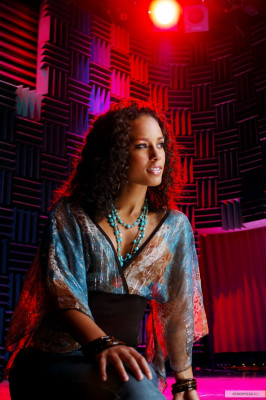 photo 17 in Alicia Keys gallery [id115890] 2008-11-12 00:00:00