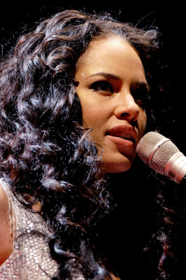 photo 13 in Alicia Keys gallery [id117810] 2008-11-28 00:00:00
