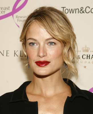 photo 5 in Carolyn Murphy gallery [id219348] 2009-12-24 00:00:00