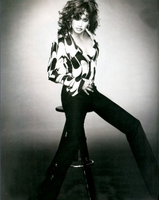 photo 16 in Gina Gershon gallery [id228930] 2010-01-21 00:00:00