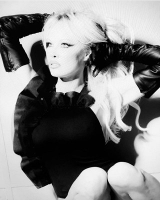 Pamela Anderson pic #1219143