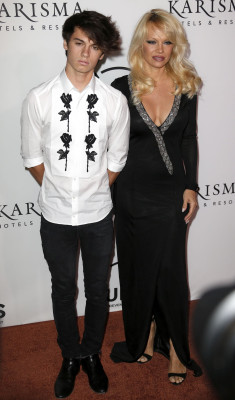 Pamela Anderson pic #890160