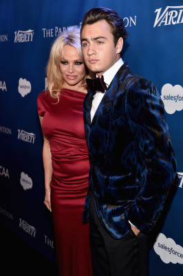 Pamela Anderson pic #825833