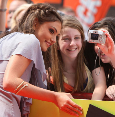 Phoebe Tonkin pic #481072