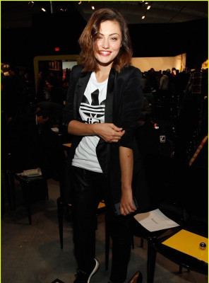 Phoebe Tonkin pic #577302