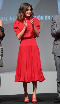 Queen Letizia of Spain pic #1092370