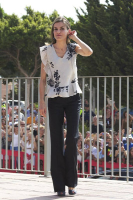 Queen Letizia of Spain pic #936546