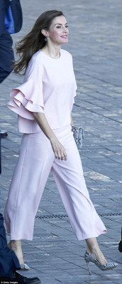 Queen Letizia of Spain pic #948044