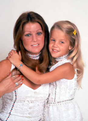 photo 13 in Priscilla Presley gallery [id378792] 2011-05-17 00:00:00