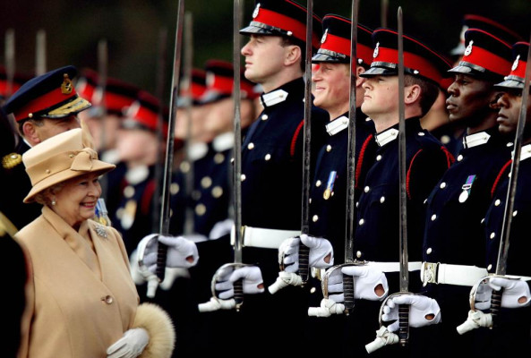 Queen Elizabeth ll  pic #495663