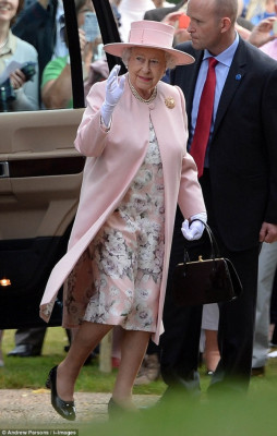 Queen Elizabeth ll  pic #806812
