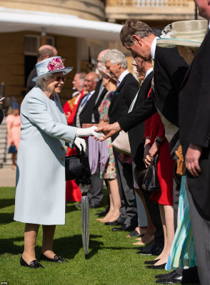 Queen Elizabeth ll  pic #1141410