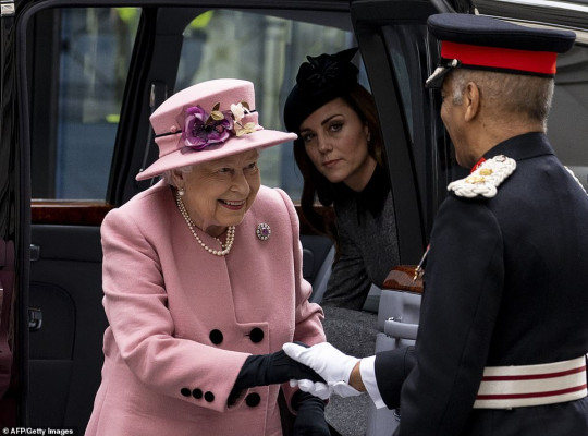 Queen Elizabeth ll  pic #1116533