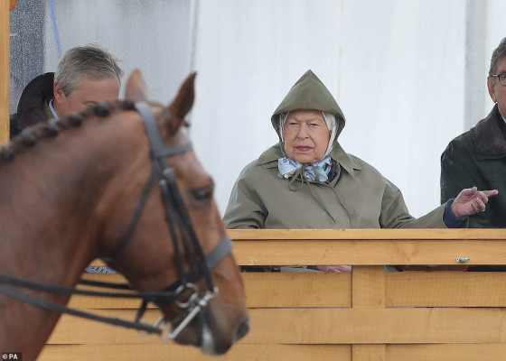 Queen Elizabeth ll  pic #1132244