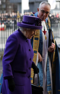 Queen Elizabeth ll  pic #1114784
