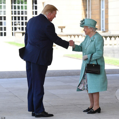 Queen Elizabeth ll  pic #1142321