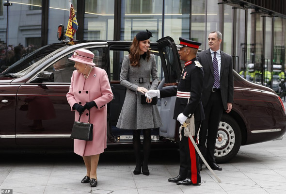 Queen Elizabeth ll  pic #1116532