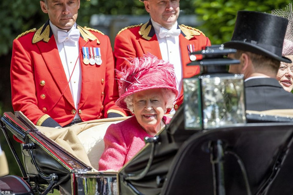 Queen Elizabeth ll  pic #1147799