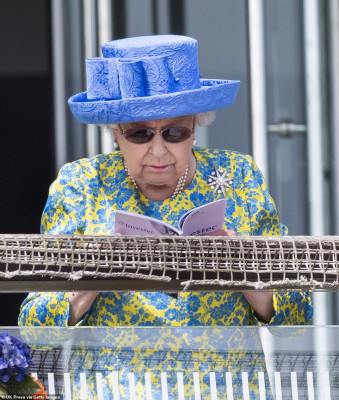 Queen Elizabeth ll  pic #1142319