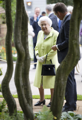 Queen Elizabeth ll  pic #1141391