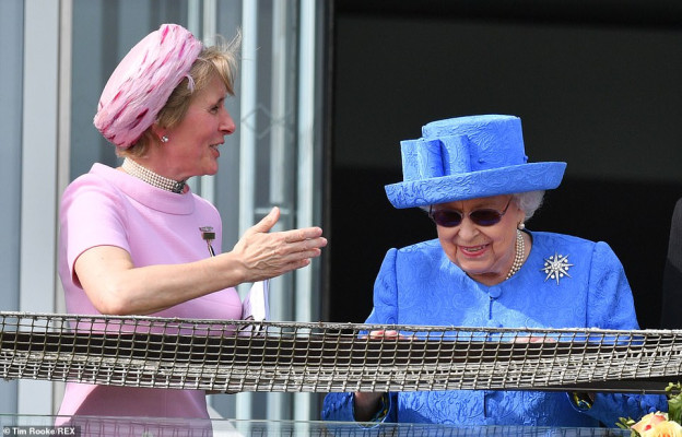 Queen Elizabeth ll  pic #1142310