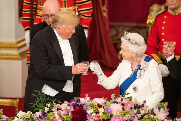 Queen Elizabeth ll  pic #1142464