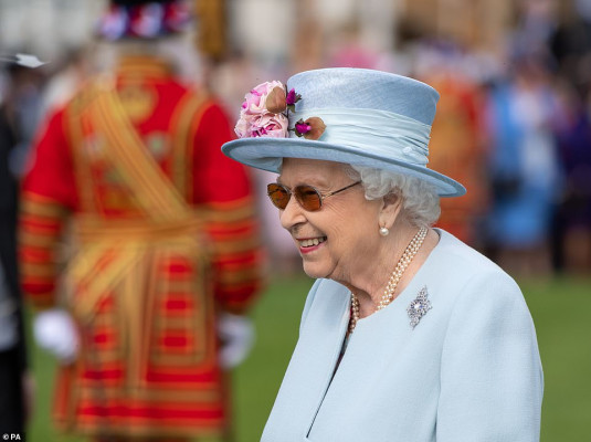 Queen Elizabeth ll  pic #1141412