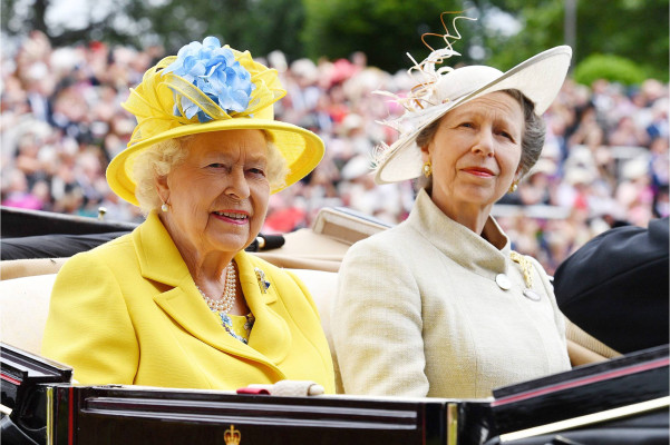 Queen Elizabeth ll  pic #1045933