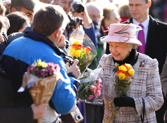 Queen Elizabeth ll  pic #708816