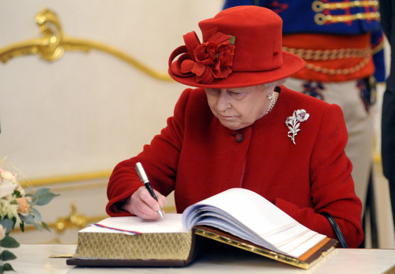 Queen Elizabeth ll  pic #708811