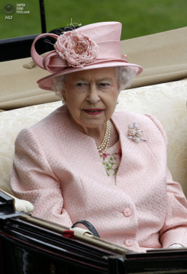 Queen Elizabeth ll  pic #614135