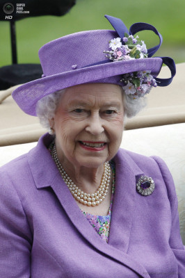 Queen Elizabeth ll  pic #614138