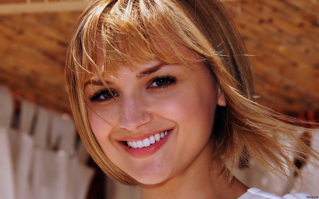 photo 29 in Rachael Leigh Cook gallery [id124884] 2009-01-08 00:00:00