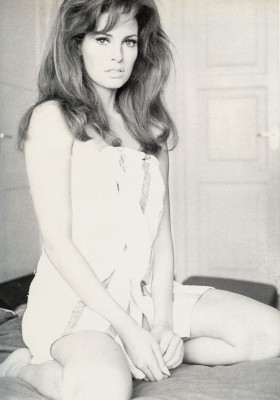 Raquel Welch pic #162016