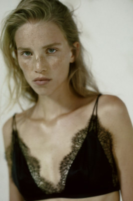 Rebecca Longendyke pic #1211649