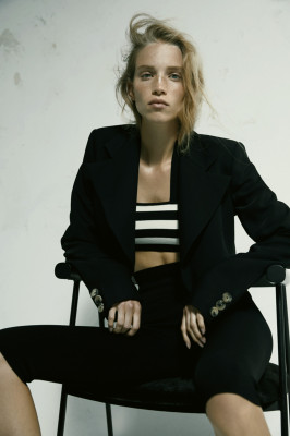Rebecca Longendyke pic #1211667
