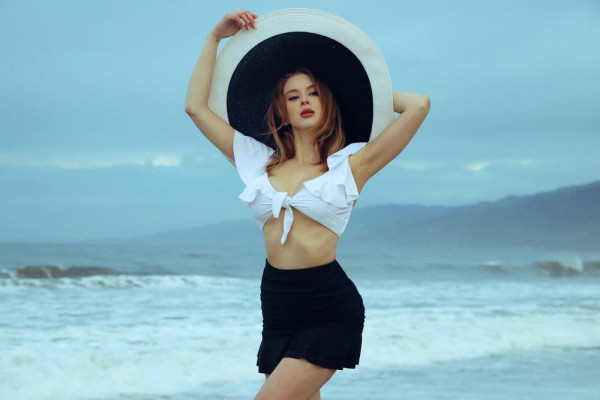 photo 9 in Renee Olstead gallery [id1119142] 2019-04-01 00:00:00