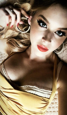 Renee Olstead pic #1043904