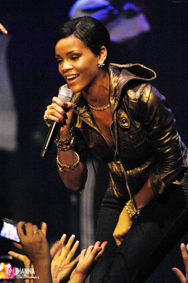 Rihanna pic #129975