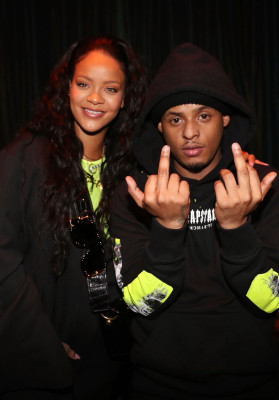 Rihanna pic #1099939