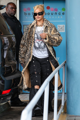 Rihanna pic #1349689