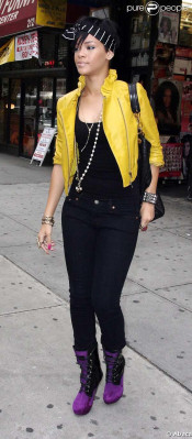 Rihanna pic #459396