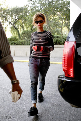 Rihanna pic #404297