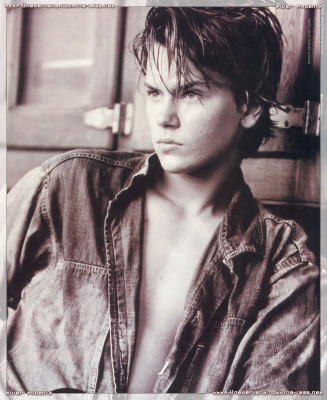 River Phoenix pic #30799