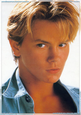 River Phoenix pic #30803