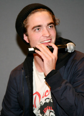 Robert Pattinson pic #124124