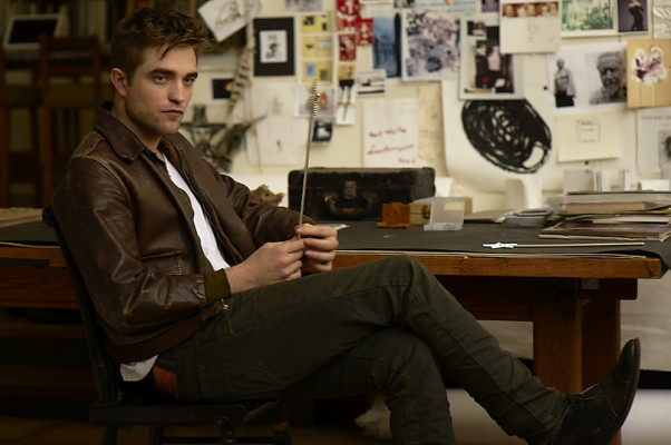 photo 27 in Robert Pattinson gallery [id330463] 2011-01-21 00:00:00