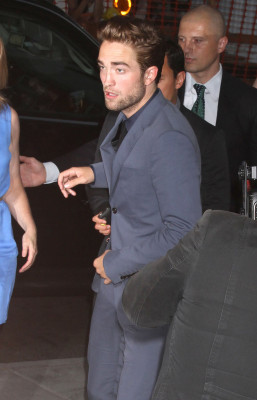 Robert Pattinson pic #522999