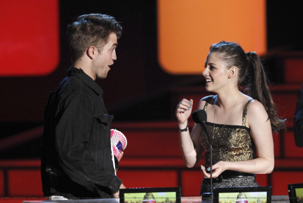Robert Pattinson pic #263334