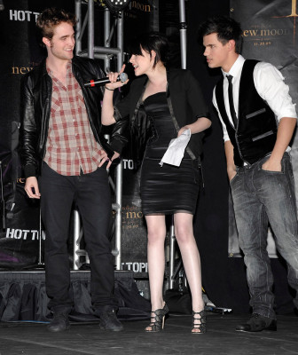 Robert Pattinson pic #284537